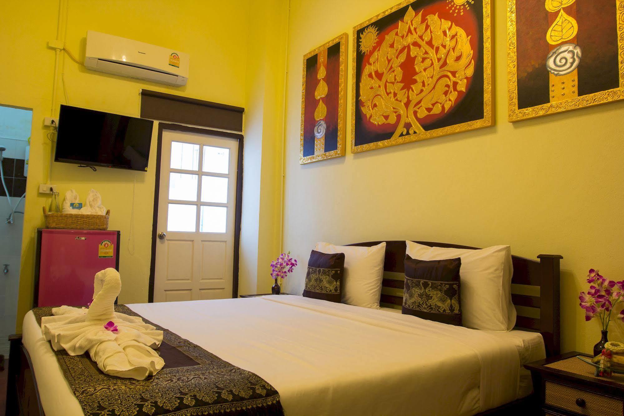 Sasima Bed And Breakfast Chiang Mai Bagian luar foto